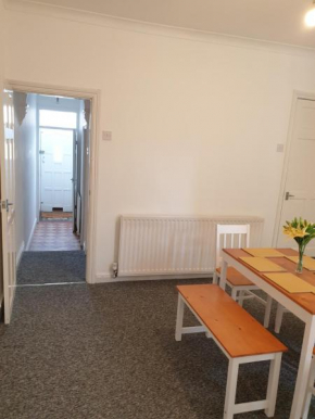 Budget Stay near Haglay Road, 10 minutes to City Centre